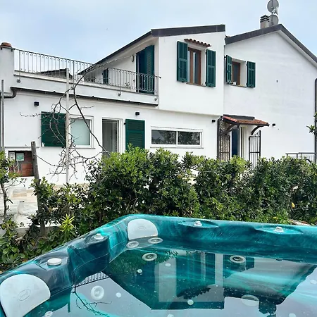 Il Mare Tra Gli Olivi Ferienhaus *
