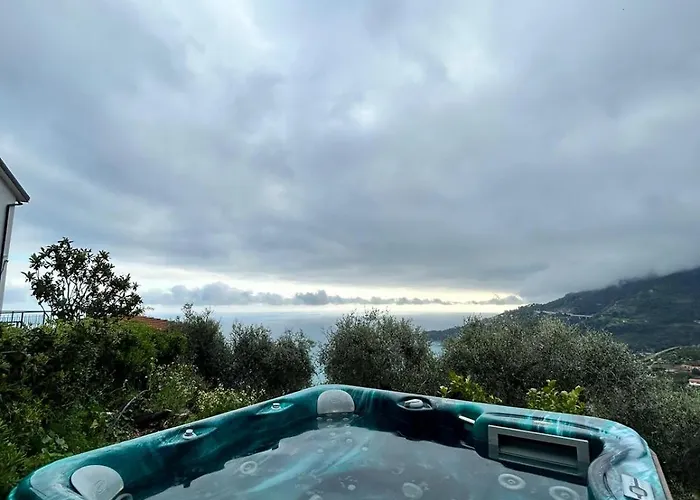 Il Mare Tra Gli Olivi * Ventimiglia