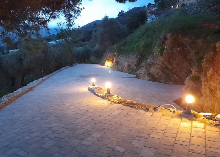 Il Mare Tra Gli Olivi * Ventimiglia