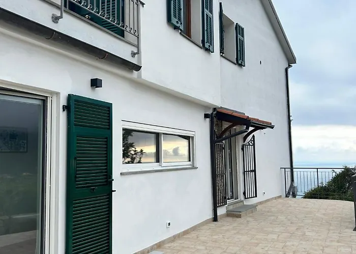 Il Mare Tra Gli Olivi