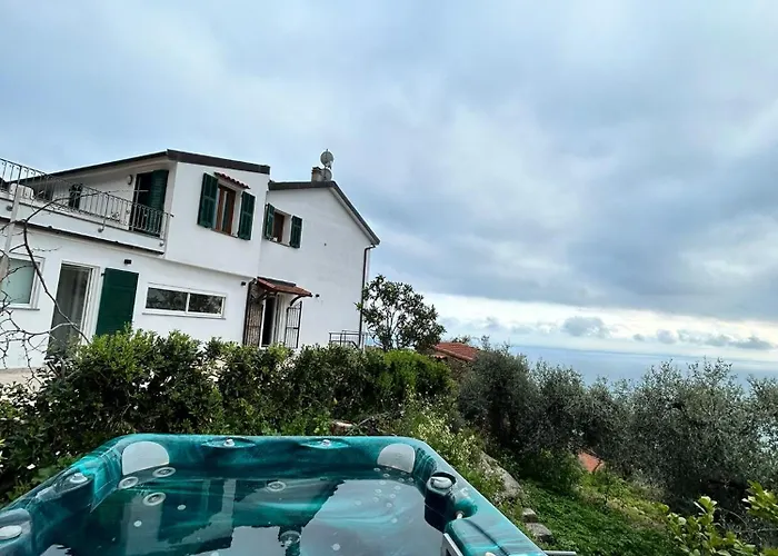 Il Mare Tra Gli Olivi Ventimiglia